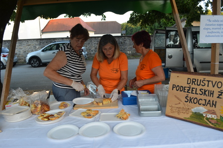 Večer vina, penine in glasbe